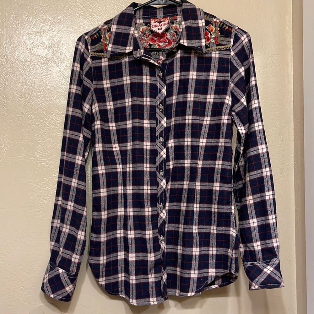 GRACE Embroidered Button-up